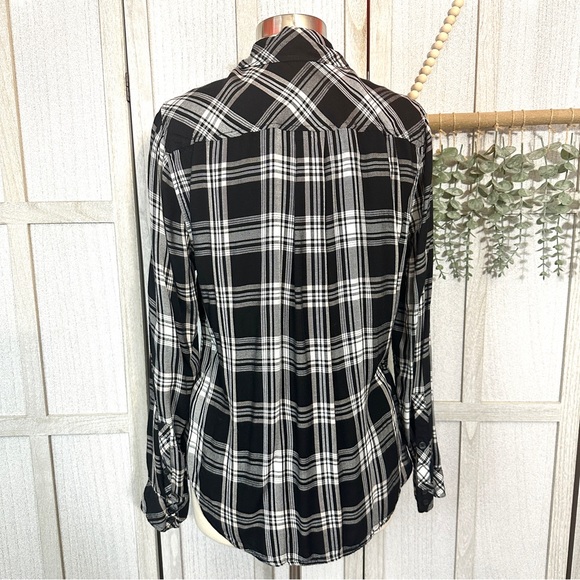 Torrid Plaid Black White Twill Button-Up Long Sleeve Shirt Plus Size 0 0X 12 - Picture 6 of 8